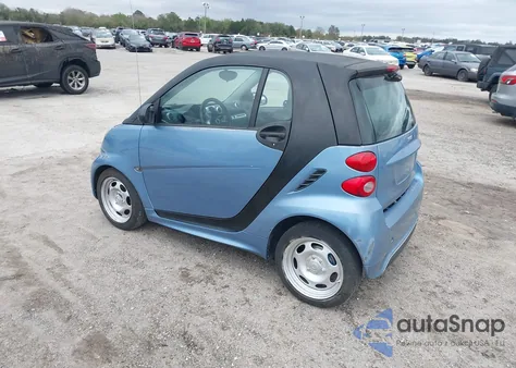 2013 Smart Fortwo Passion/Pure z USA, uszkodzony, nr VIN WMEEJ3BA3DK667103